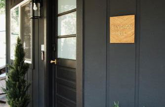 Modern Designer Cabin, Newly Renovated, EV Charger, Arcade, Kids Bunkbed, Minutes to Lake Arrowhead and Lake Gregory - Foto 11