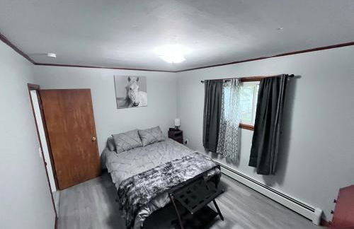 Cozy Retreat with Private Backyard Oasis - Foto 12