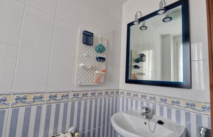 Chalet Adosado con jardín - Foto 9