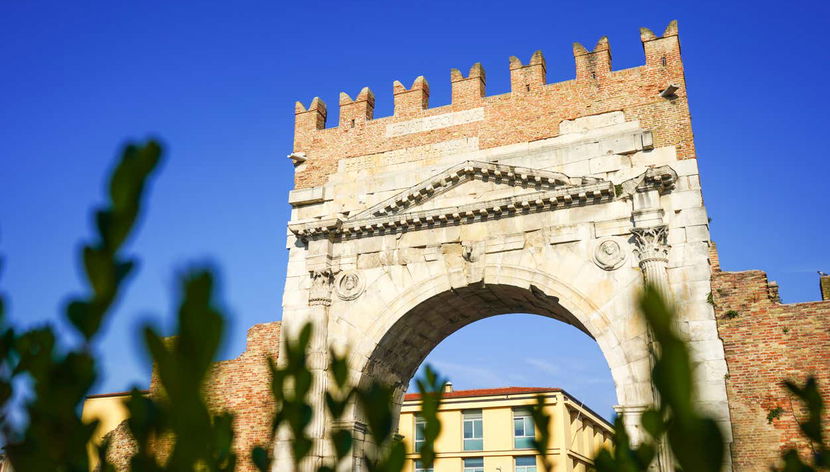 Detalhes do Arco de Augusto