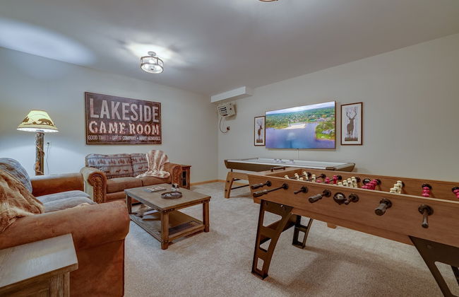 Pocono Paradise by Avantstay Lakeside Retreat, Hot Tub, Game Room, Near Beach - Foto 34