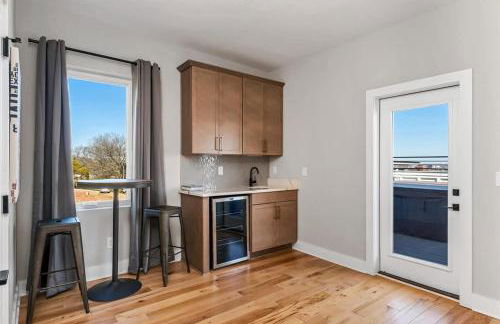 Side-by-Side Homes with Hot Tubs - Sleeps Over 20 Guests - Photo 45