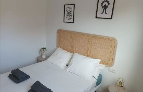 COOL! 5' to metro. 15' to Center/beach by metro. - Photo 14