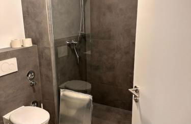 Moderne Wohnung für 4 Personen mit extra Schlafzimmer, Wohnzimmer & Balkon - Photo 7