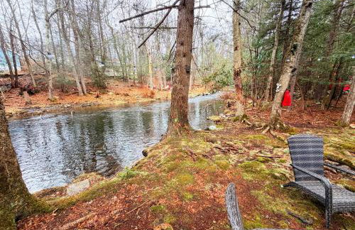 Bear Trails Retreat-Pocono Getaway Near Kalahari - Foto 8