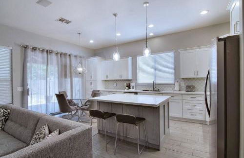 HOLLYHOCK - Pet-Friendly 4BR Heated Pool & Near Golf - Foto 12