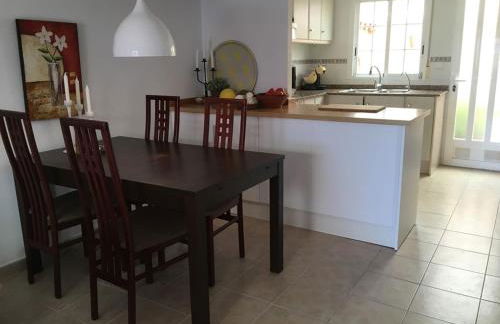 Preciosa casa con terraza y piscina R64 by Novadesta - Photo 7