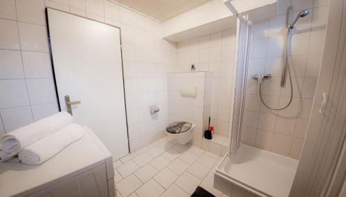 Yello Homes - großes Apartment - Am Waldrand, 15 min bis Nürnberg Messe, für 8 Personen, 2 WC's - Foto 5