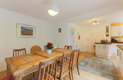 5 Bedroom House with Sea Views - Photo 9