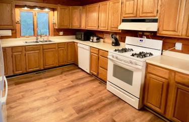 HGTV Log Cabin near Lake Willoughby, Burke, Jaypeak ang Kingdom Trails - Foto 8