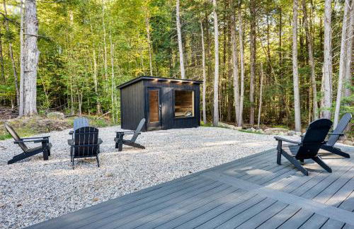 Hike, Ski and Explore Serene Danbury Cabin with Sauna - Foto 2