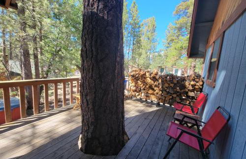 Four Seasons Getaway-Private Hot Spa with Pine Tree Views-Walk to Village and Pineknot Trailhead-Plus King Bed! - Photo 37