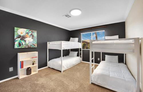 Seven Palms - Photo 54