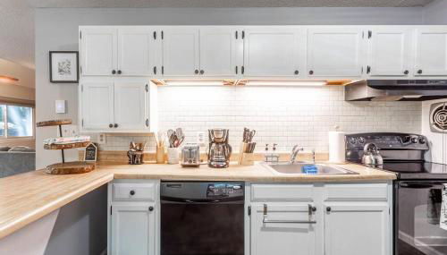 Cozy 3Br Fire Pit Hammock 2 Minutes to Beach - Foto 3