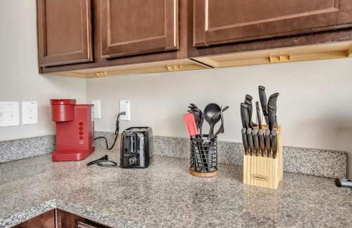 3BR Townhouse King Bed Garage Near NC State - Foto 36