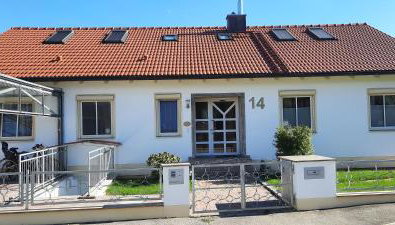 helle Souterrainwohnung nähe Flughafen, Landshut und München 1 bis 5 Personen - Foto 1