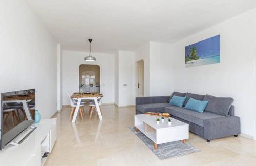 Stylish one bed apartment at Matchroom Country Club - Photo 26