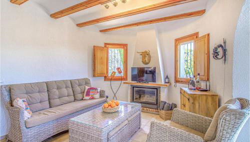 Awesome Home In Pedreguer With Kitchen - Foto 3