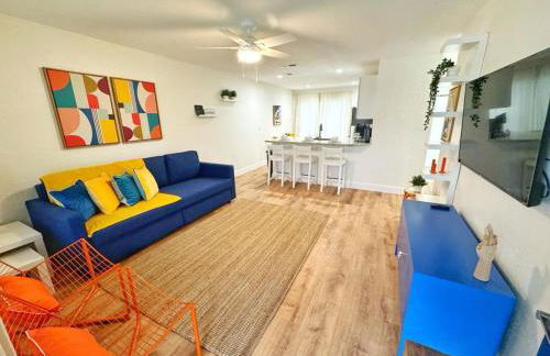 *NEW* Gorgeous Sunshine - 2BD/1BA - Private Fenced Backyard! - Photo 13