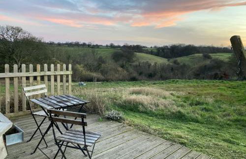 A charming unique lodge, with log burner and incredible views - Foto 7