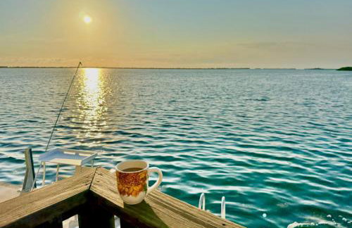 Oceanview Retreat with 60ft Seawall - Foto 17