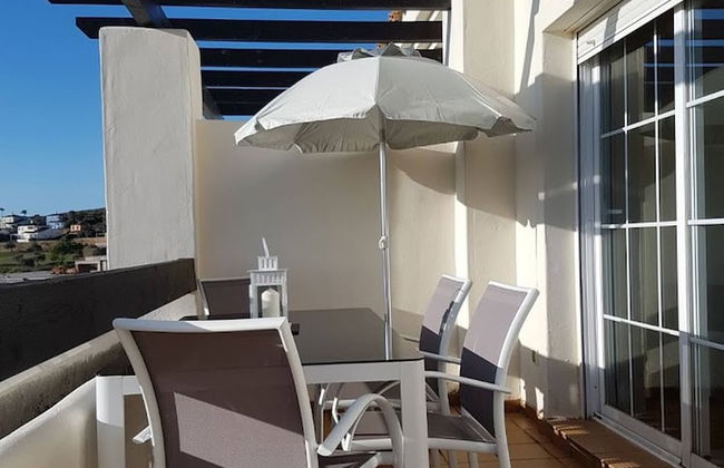 Top Floor Apt Close To Duquesa - Photo 9