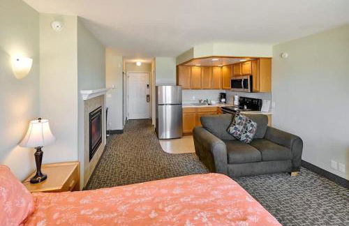 Corner Queen Fireplace Studio - No Stairs - Ocean View - Pool & Hot Tub - Foto 7