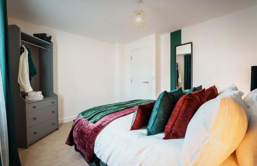 Large 4BR House Leeds, Contractor Friendly - Photo 20