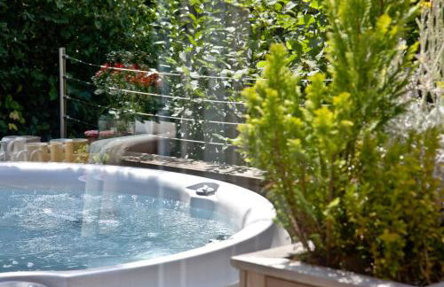 The Retreat, Strawberryfield Park - Photo 22