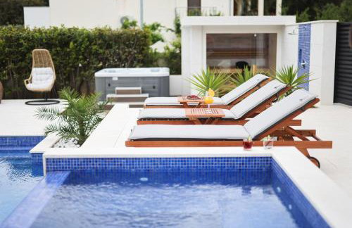 Villa Pino with Pool, Sauna & Jacuzzi - Foto 17