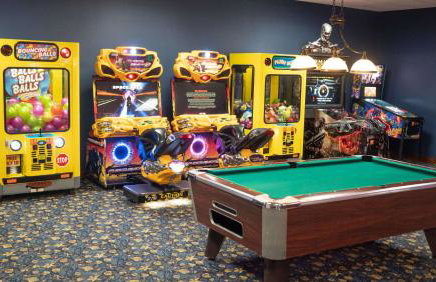 Near Disney - 5BR Home- Games Pool Hot Tub & BBQ - Foto 28