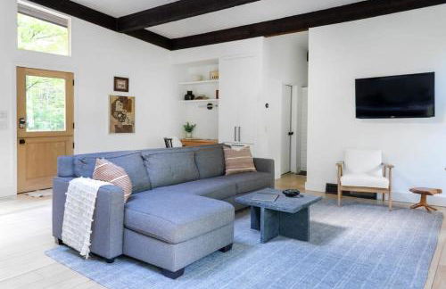 Private Cabin by River with Fireplace - Foto 15