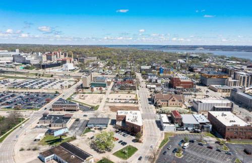 CITY VIBES - Modern Suite in the heart of Downtown - Foto 20