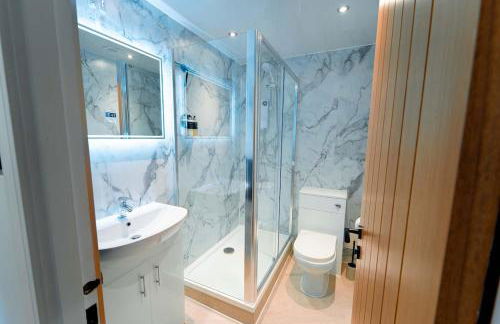 High Street Hideaway - Photo 27