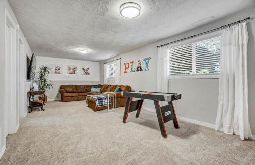 Family Friendly Getaway-4BR-Playset-Trampoline - Foto 6