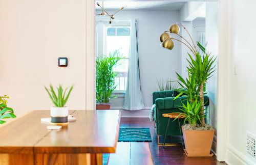 Jungle House Columbus Short North Downtown Free Parking - Steps to Convention Center & Nationwide Arena - 2BR Luxury Home - Sleeps 8 - Over 5,800 Five Star Stays - Foto 33