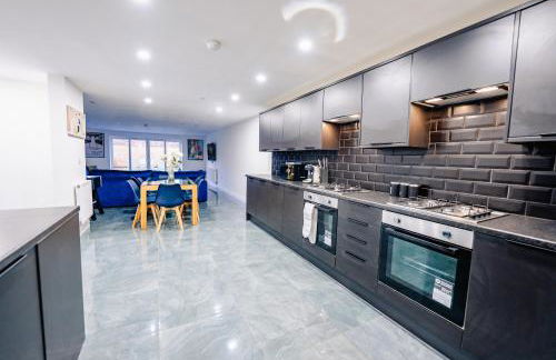 10BR 4Bath Home, Stag Do, Contractors, Big Group - Foto 6