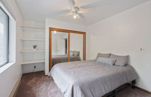 Mountain Home w/ a River in Back - Close to Skiing - Foto 18