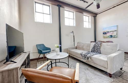 Sleepover 2BD 1BA Condos Downtown Springfield - Foto 19