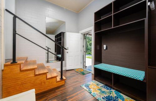 UF SUNSHINE HOUSE - Patio & BBQ - Chef Kitchen - EV Car Station - Upscale Neighborhood! - Foto 33