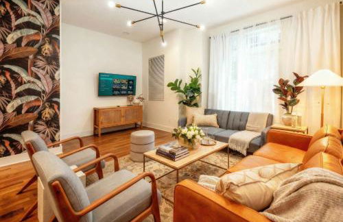 Skyline Views with Double Rooftop Deck & Game Room - Foto 9