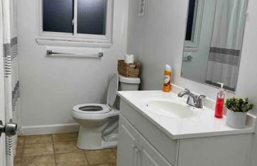 Cozy Bungalow in Madison Heights - Foto 14