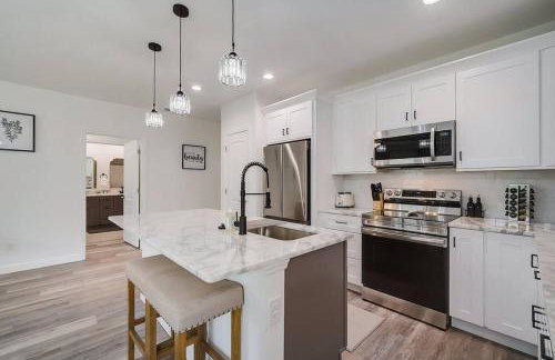 Family Villa King Bed, 3 bedrooms 2baths, 7 guests, Close to Beaches, Golfing, Fishing - Foto 6