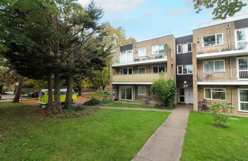 Neat 2 bedroom ground floor flat - Foto 9