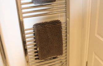 Self Contained, Double Bed Studio, private kitchen, private Bath, Walking distance to Harry Potter - Foto 62