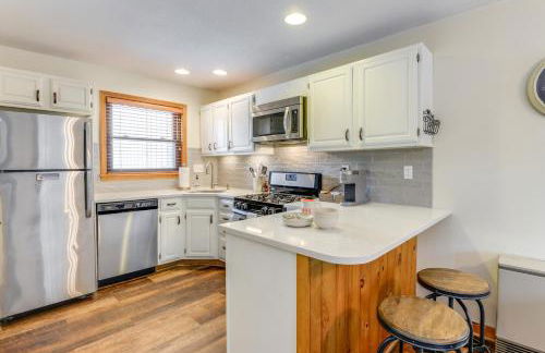 3 min to Mt Snow with FREE Shuttle! Family-Size fun, Wood fireplace, 2 living rooms, Arcades - Foto 33
