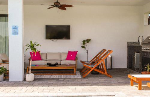 Luxurious Waterfront Home with Heated Pool and Jacuzzi - Foto 43