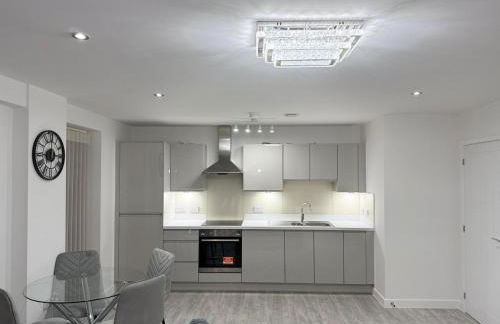 Serenity Waterfront 2 Bed Apartment - Foto 13