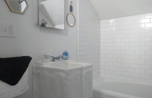 Historic w/deck, king bed & air by Lake Michigan - Foto 21