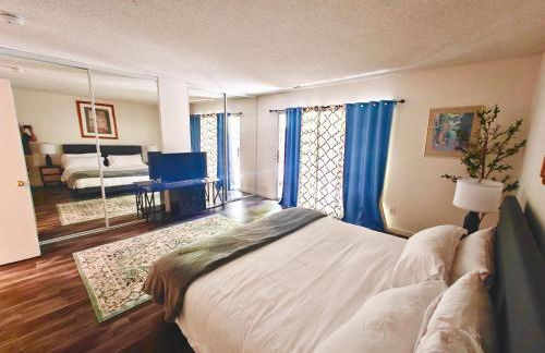 3BR Condo Near Lake & Skiing - Foto 25